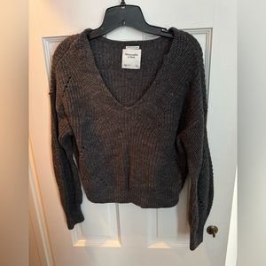 NWT A&F Cropped Gray V Neck Sweater Size S
